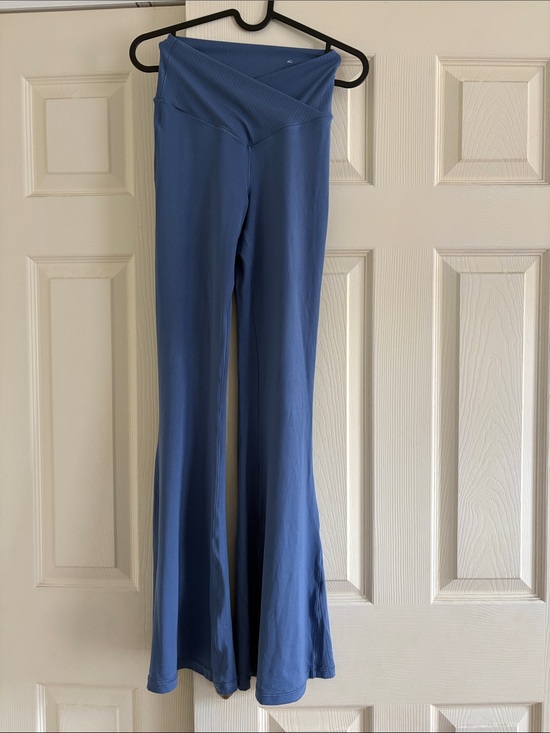 Offline Pants - High-Waist Flared Yoga Pants in Dusty Blue